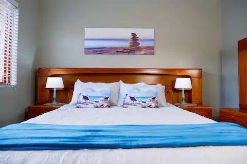 7 Bedroom Property for Sale in Hartenbos Central Western Cape
